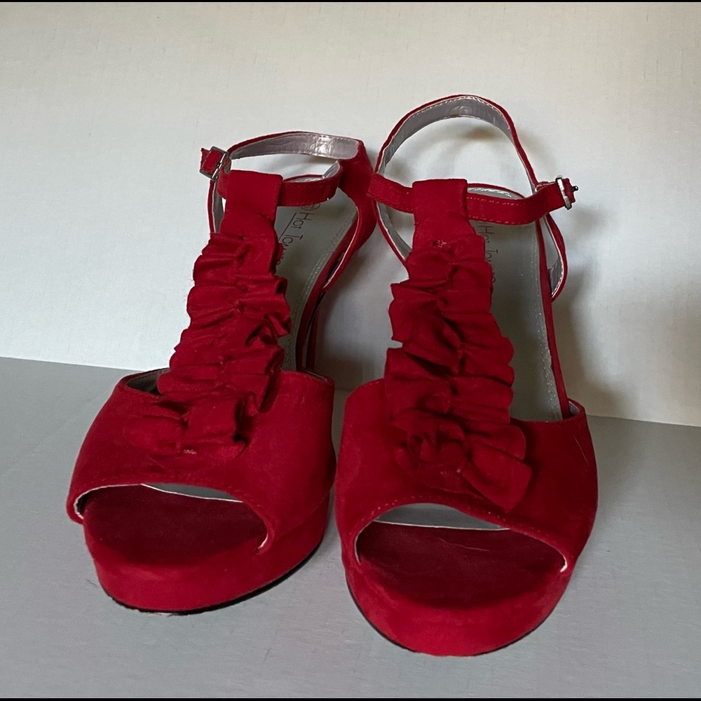 Heels - Picture 2 of 4